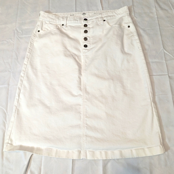 Size 14 St John's Bay White mid-length Skirt - Picture 1 of 4